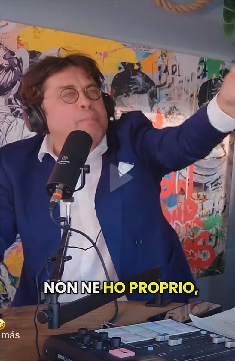 _Nuria155's tweet photo. @gigisonofelice R: Ma finiamola con questa storia.🤌
L: Non hai dei buoni rapporti?
R: Non ne ho propio !!    
Muerta Como Luca😂😂😂😂😂
Que grandes #Oneston!! 
#LucaOne5Ag #TeamLuca https://t.co/nG2TRpHMPq