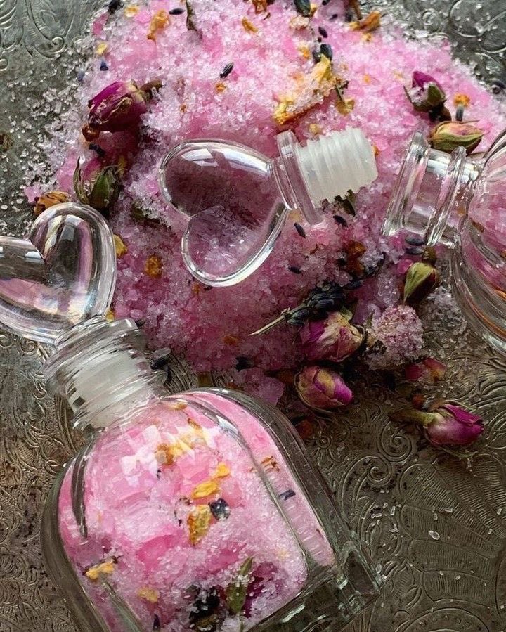 EDENFLOWERP's tweet photo. ⠀₍  ❋ ، Eden Serenity ⠀  ⠀  ⠀

Parabéns amiga pelo emprego!! você merece demais. que venham muitas conquistas! 🤍

⠀Remetente: @jeauonie 
⠀Destinatário: @kwomeru https://t.co/qK5jNbd2xD