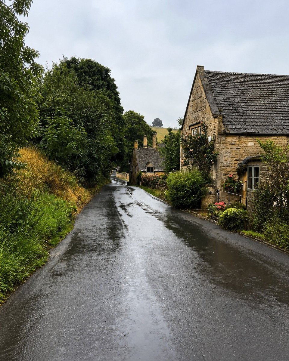 flower6260's tweet photo. the cotswolds after the rain https://t.co/kcgbxIkLTP