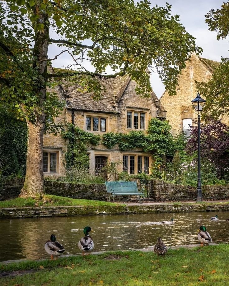 flower6260's tweet photo. the cotswolds after the rain https://t.co/kcgbxIkLTP