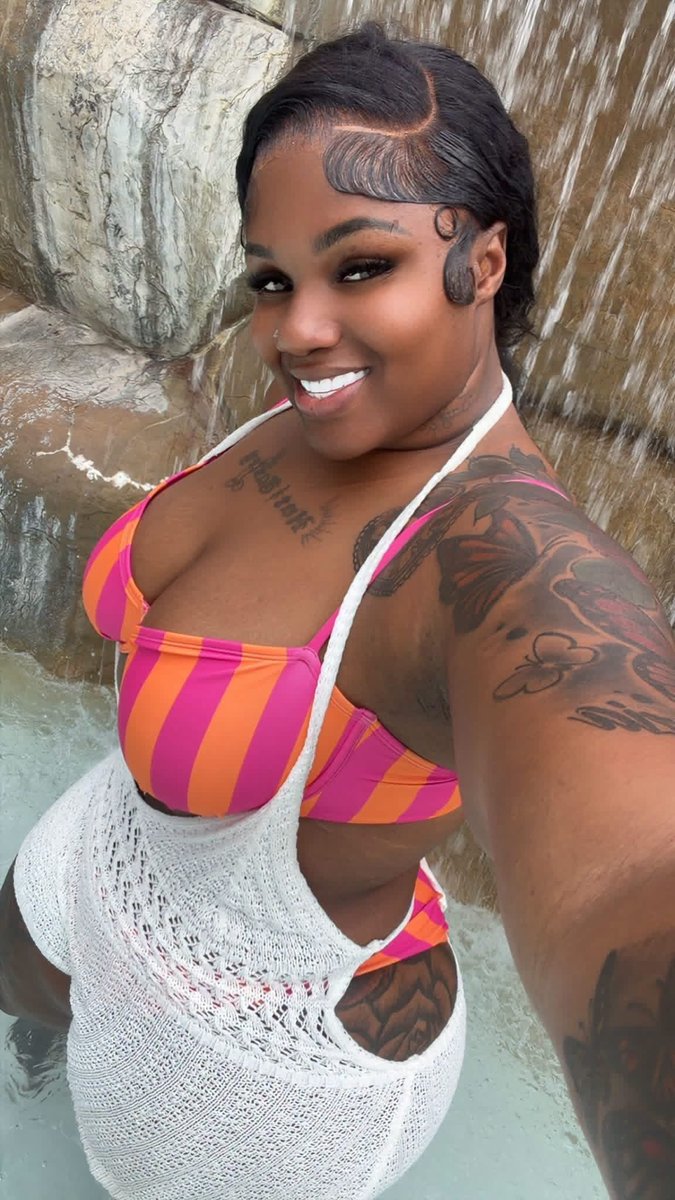 JessicaEarjoz1's tweet photo. Rate me up to 10 let me know on comment https://t.co/TeHOg9Mfvt