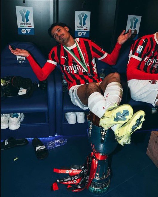 Milan360CDS's tweet photo. INFO MILAN360: Se l’operazione tra Manchester City e Nottingham Forest per Tijani Reijnders andasse in porto, il Milan riceverebbe circa 14 milioni di euro, poiché una partenza anticipata farebbe scattare l'intero pacchetto di bonus inseriti al momento della sua cessione in Inghilterra.

I potenziali extra includono:
la qualificazione alla UEFA Champions League, la vittoria della Premier League, la vittoria della Champions League, premi individuali come il Giocatore dell'Anno della Premier League e il Pallone d'Oro, nonché bonus legati alle proroghe contrattuali.

#Milan360 | #ACMilan