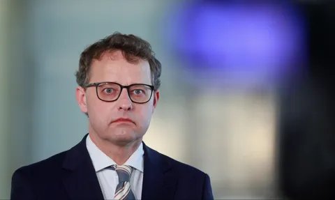 antyPiS4ever's tweet photo. Kaczy zlodziej ukrywa sie w klasztorze - jprd i taka mafia okradala Polske przez 8 lat 🤮 https://t.co/nGjsqh30Hd
