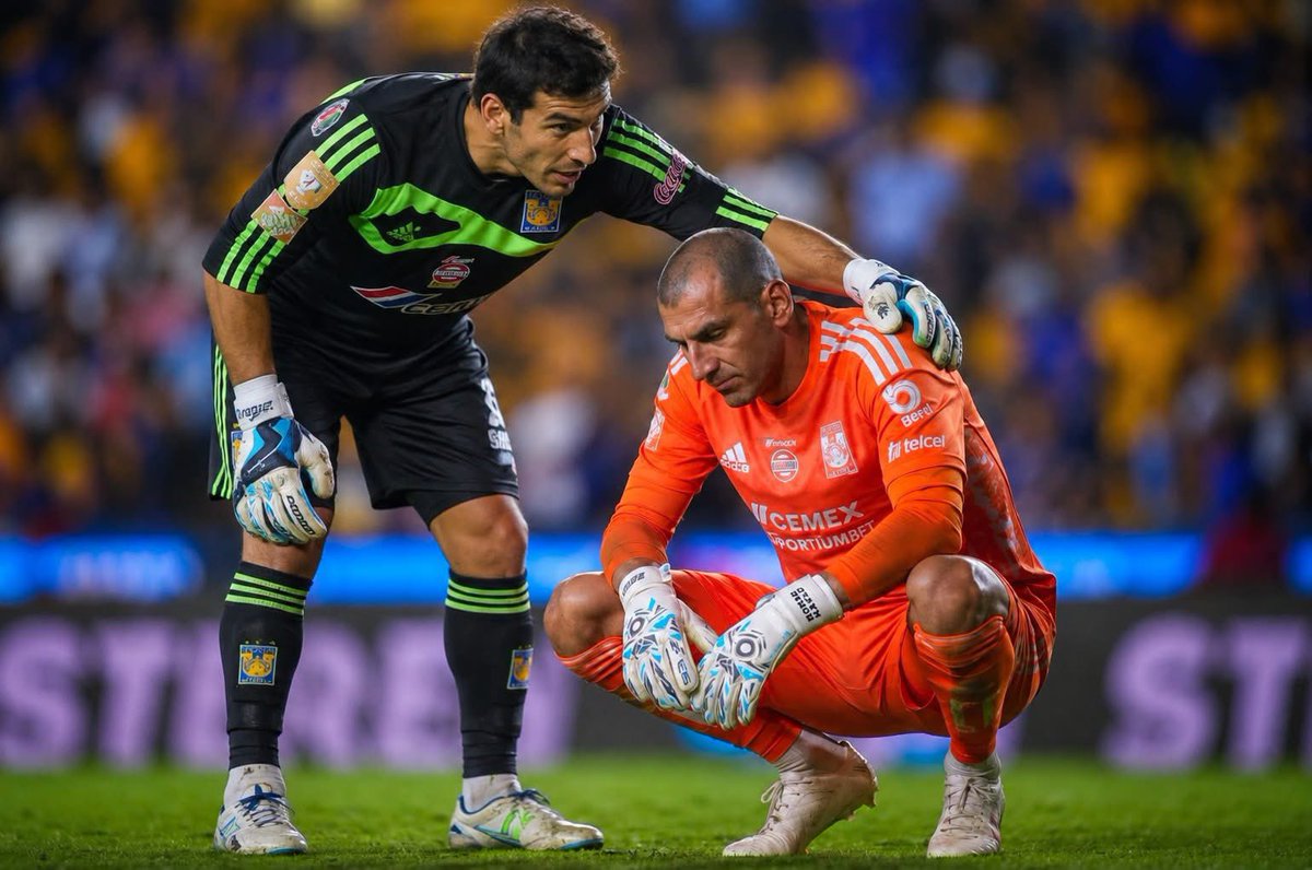 JaimeGarza94's tweet photo. Si hay un futbolista en Tigres am cual NO PODEMOS REVENTAR, es Nahuel Guzmán.

Puso en el mapa a este equipo, lo hizo grande. Algún derecho tiene ahora de equivocarse. https://t.co/TwZypk58Ad