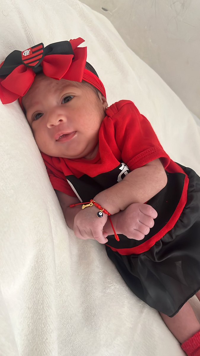 Thuesther1's tweet photo. A flamenguista mais linda é ela..♥️✨ https://t.co/EcINnwvUSg