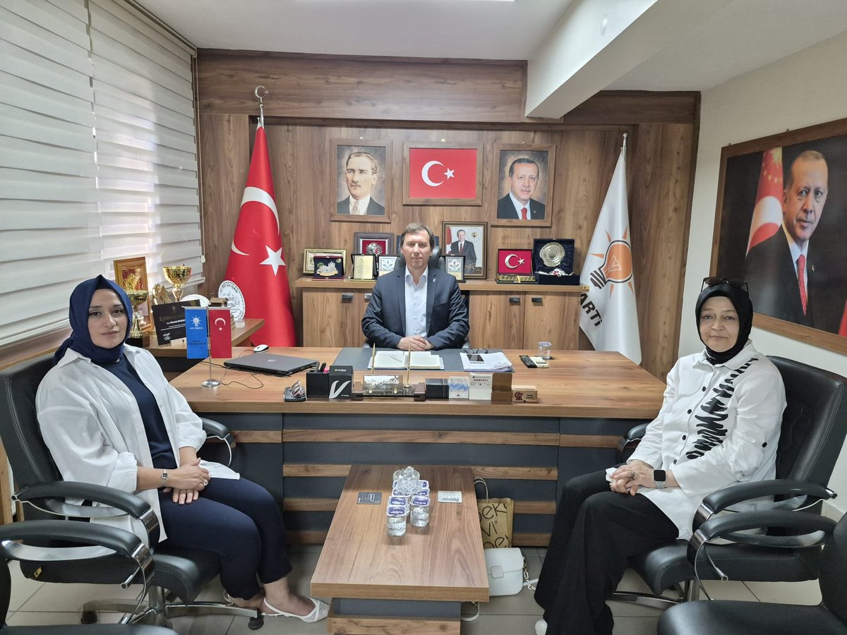 _mustafadurmus_'s tweet photo. Önceki dönem Kadın Kolları Başkanımız ve Belediye Meclis Üyemiz Sayın Esra Leblebici'yi İlçe Başkanlığımızda ağırlamaktan memnuniyet duydum.

Nazik ziyaretleri için kendilerine teşekkür ediyor, partimize ve davamıza sunduğu kıymetli katkılar dolayısıyla şükranlarımı sunuyorum.

Birlik ve beraberlik içerisinde, aynı inanç ve kararlılıkla İnegöl'ümüz için çalışmaya devam edeceğiz.

#AKPARTİ #İnegöl