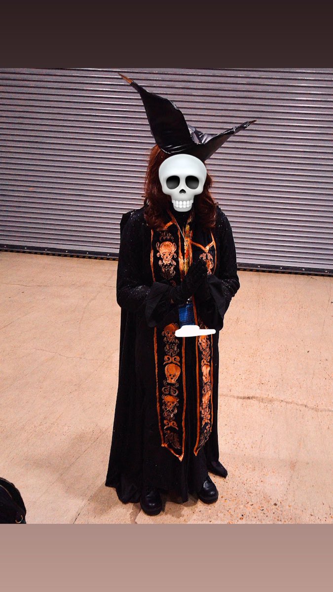 MochaBatling's tweet photo. COSPLAY PICS FROM THIS WEEKEND! 

Went as Mitsuru and Papa Emeritus! https://t.co/UfiPu28w1Z
