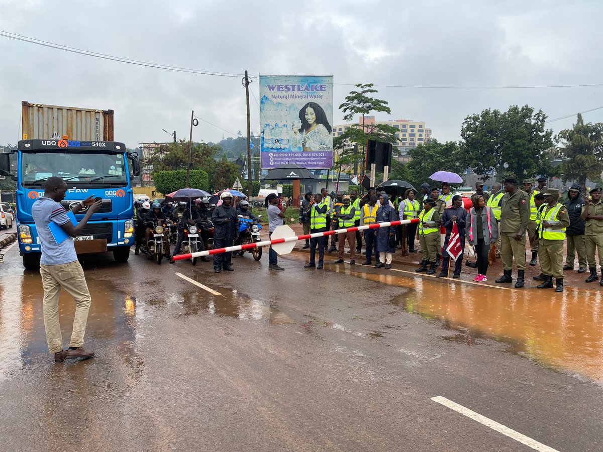 Bodaindustryug's tweet photo. Today we received  invitation from @RailwaysUganda  and @MoWT_Uganda .to the rail-way safety awareness.among the issue discussed on.
1-Road user knowledge on railroad.w/c ishighly risky.
2-stop at the boom �� barriers when the train 🚂 is near to approach. https://t.co/NwwH4raS6O