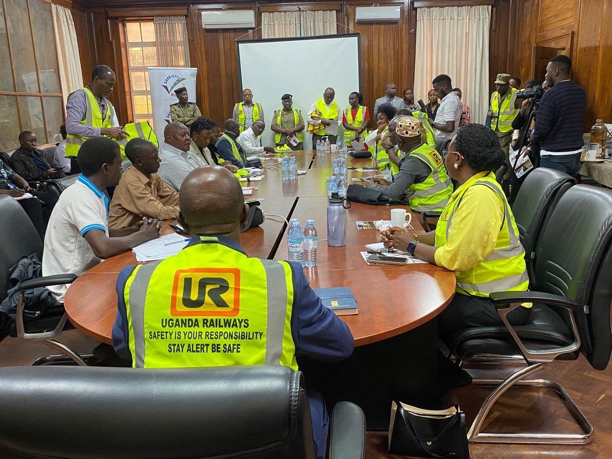 Bodaindustryug's tweet photo. Today we received  invitation from @RailwaysUganda  and @MoWT_Uganda .to the rail-way safety awareness.among the issue discussed on.
1-Road user knowledge on railroad.w/c ishighly risky.
2-stop at the boom �� barriers when the train 🚂 is near to approach. https://t.co/NwwH4raS6O