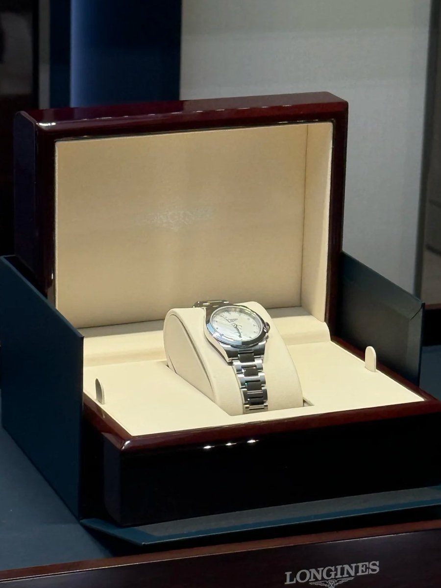 Kijuedg's tweet photo. A clean dial and a timeless design. A watch that carries not only time, but also a sense of style. https://t.co/wTzx5X88p4