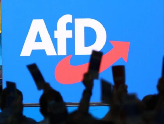 GlobalDiss's tweet photo. 🚨🇩🇪 GERMANY’S VICE CHANCELLOR WANTS TO BAN AfD!

Backs BANNING the country's largest opposition party!

Why? Because they oppose mass immigration and funding Ukraine.

When you can’t beat them at the ballot box, OUTLAW them! TOTAL DICTATORSHIP! https://t.co/FDtVGEx4RO