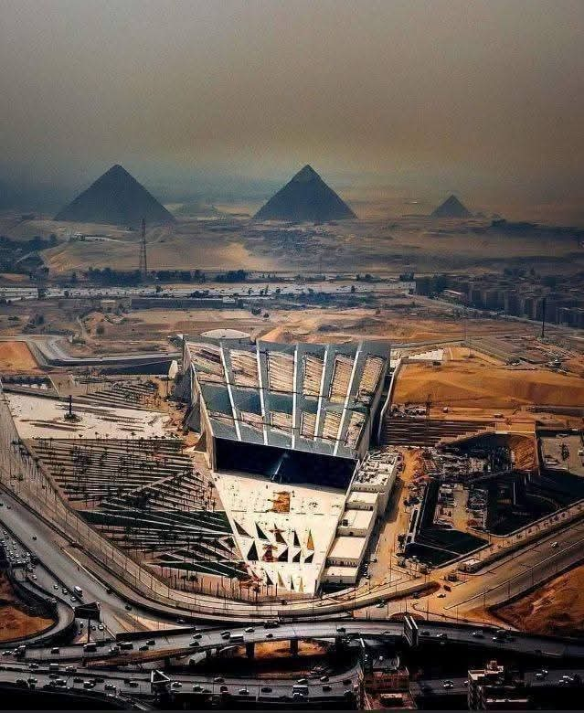 youness2acc's tweet photo. ه��ا مهد الحضارات .. هنا التـــــاريخ
التاريخ .. لا يشترى بالمال
مصر جاءت .. ثم جاء التاريخ
المتحف المصري الكبير 🇪🇬❤️ https://t.co/G5UoRgtMWX