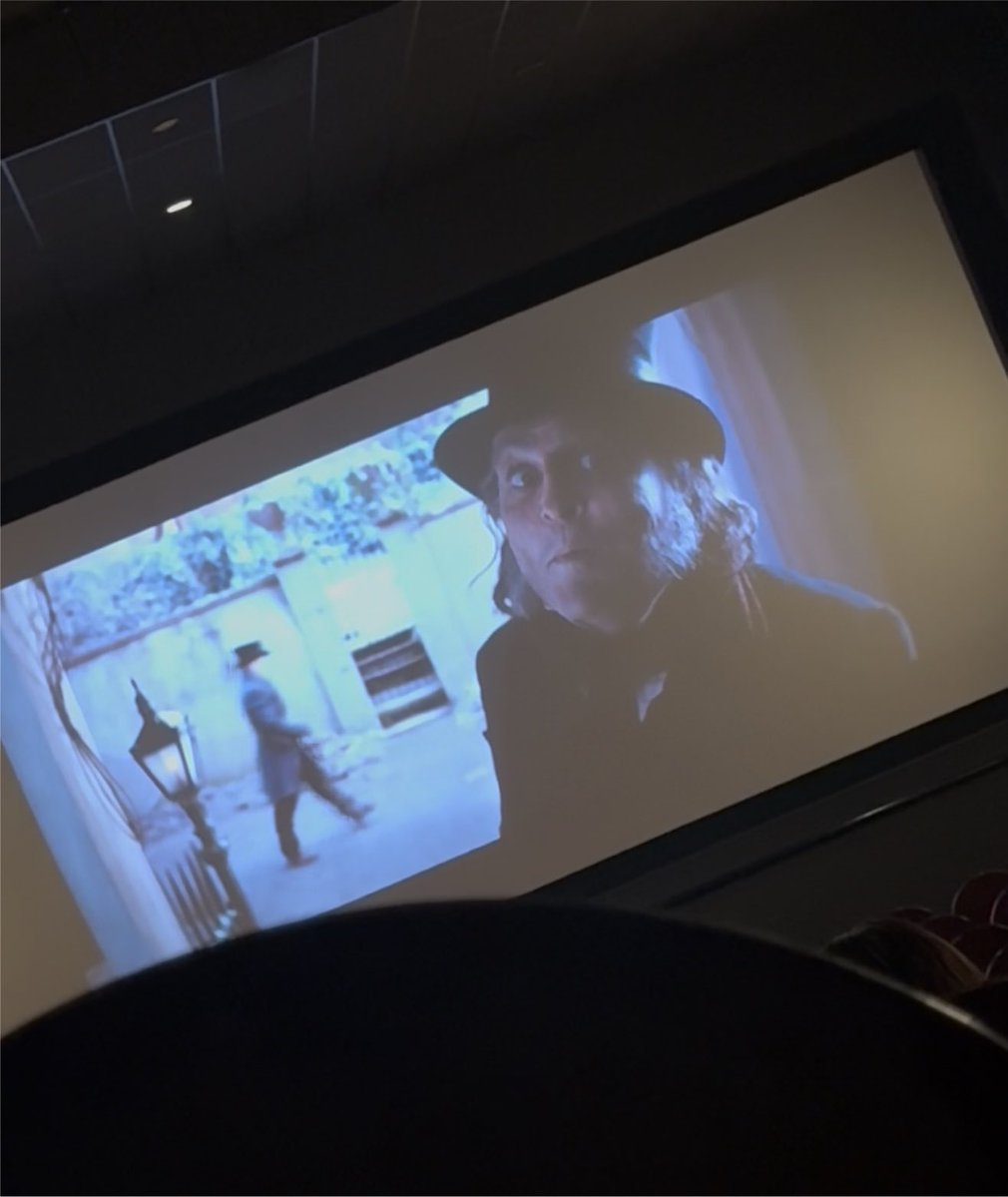 TehranKnight's tweet photo. The Ebenezer teaser is being showcased in movie theaters. What I really want to know is, do Turd supporters shut their eyes or leave the theaters, or do they watch it? Chances are, they’ll sneak back in on November 13 to watch the movie too 😂 https://t.co/r1sjinRhCa
