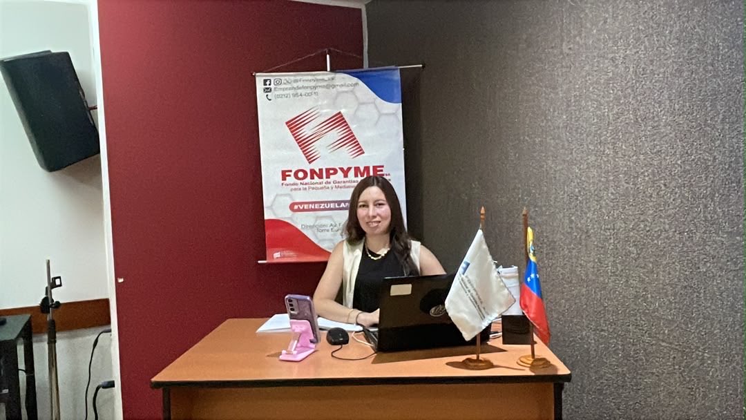 FONPYME_VE's tweet photo. Tener una buena idea es el primer paso, ¡saber estructurarla lo cambia todo!

Junto a @Fonpyme_ve y la Escuela Itinerante, +140 emprendedores de Apure aprendieron a planificar, presupuestar y darle forma a sus proyectos desde WhatsApp. 📱

¡Construyendo futuro desde las bases! https://t.co/8e3ctWahol