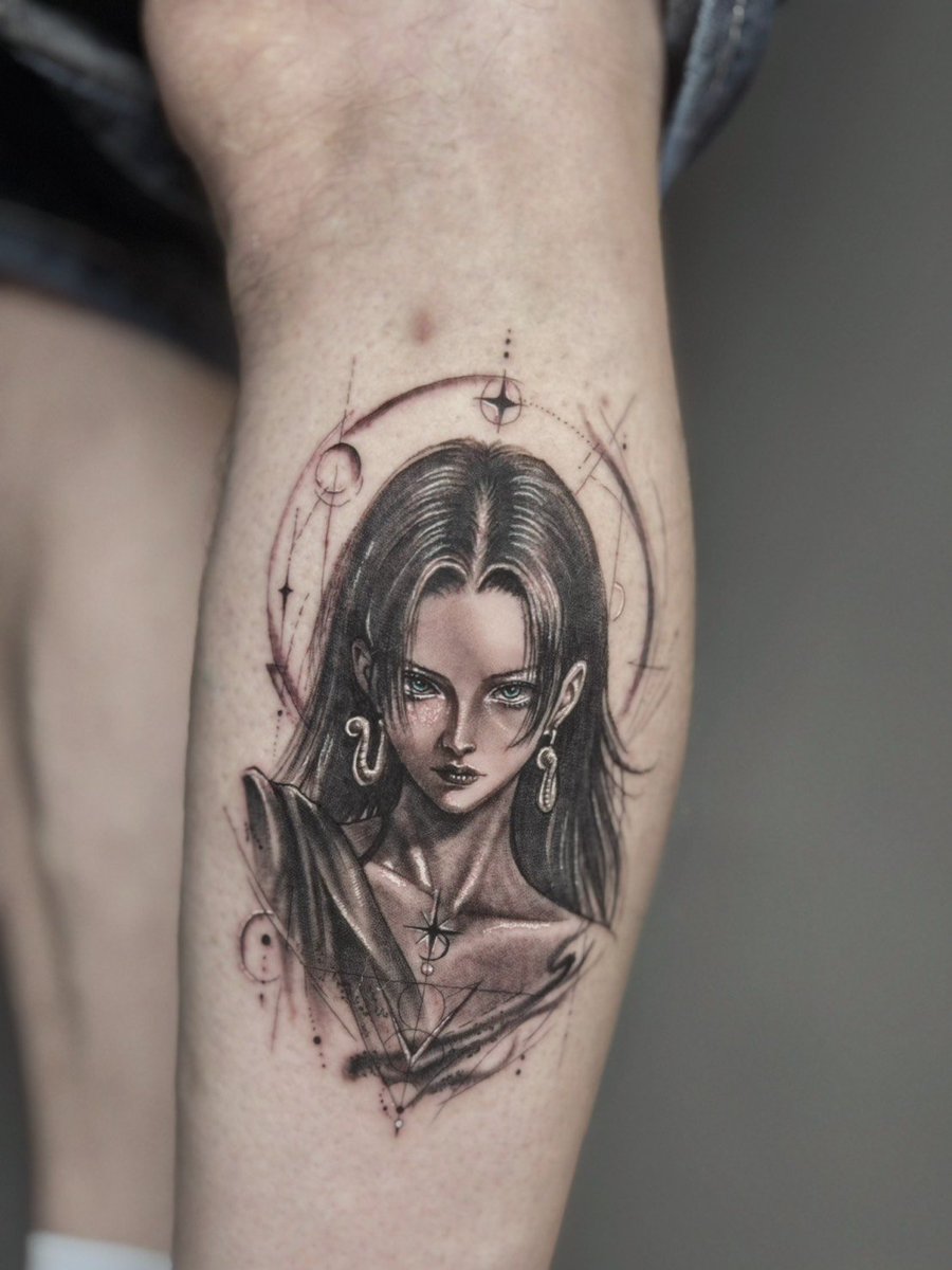 SbboyzA's tweet photo. 「寫實版女帝」
感謝㘣生刺青工作室，感謝瑋宏的好手藝刺了這麼漂亮的女帝❤️
之後會再做影片放上來，也感謝嫂子的招待🙏
如果想要刺青找㘣生刺青工作室！保證不後悔👍
地址：苗栗縣竹南鎮順興路6號
#堅持 #珍惜 #練就對 #四十不惑 #BboyDiRoc #90sbboyz https://t.co/UXX5r1yuEn