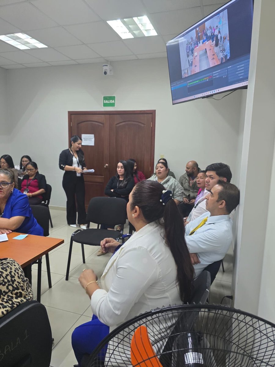 GeneroPj's tweet photo. La Unidad de Género del Poder Judicial llevó a cabo una jornada de sensibilización en materia de género para personal del Juzgado de Letras de lo Civil de Tegucigalpa, con el propósito de fortalecer sus conocimientos y promover una cultura institucional inclusiva. @PJdeHonduras https://t.co/sg0rsFEBYV