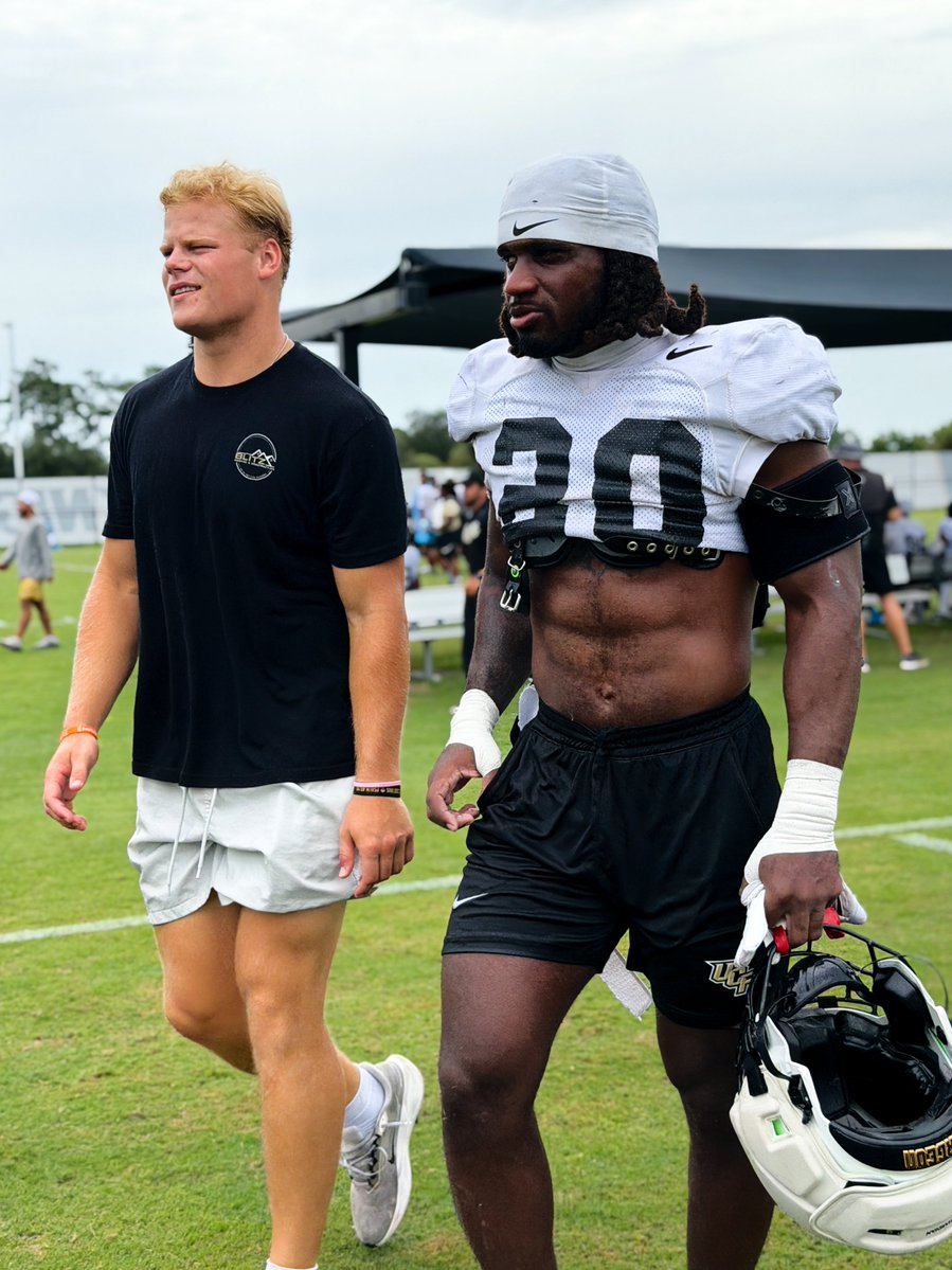 UCF_Football's tweet photo. 😁 https://t.co/a0up06vg0c