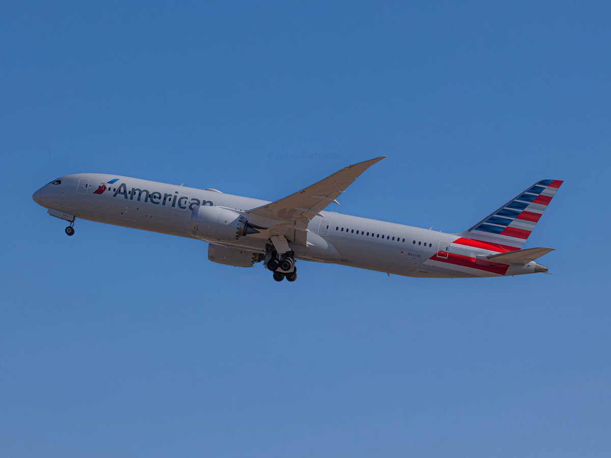 jetjunkiespott1's tweet photo. Itโs been a minute since I last posted on here ๐ hereโs @AmericanAir @Boeing b789 dpartijg @HeathrowAirport on the 01/08/26 heading back to LAX #aviation #avgeeksassemble #b789 #heathrowairport #takeoff #americanairlines #LHR #aviation4u #planespotting #airplane #b787 https://t.co/hPPMYmXy4f