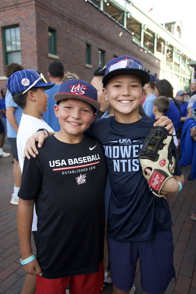MidwestNTIS's tweet photo. 📸Memorable evening at @OFCWrigleyField! Thanks again to all @USABaseball Midwest families in attendance!
#USABaseball #MidwestDugout #NTIS #EarnedNotGiven #WrigleyField #SendoffToNC https://t.co/ZwkubFnkIS