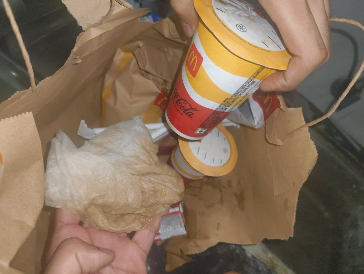 Alam_edits's tweet photo. @zomato @zomatocare @McDonaldsIndia Extremely disappointed with my Buddy Meal order. The cold drink leaked all over the package, soaking the food and making it completely inedible. This is unacceptable. Please arrange a full refund at the earliest.
Order ID: #8424567715
#Zomato https://t.co/PEnXLVCYoH