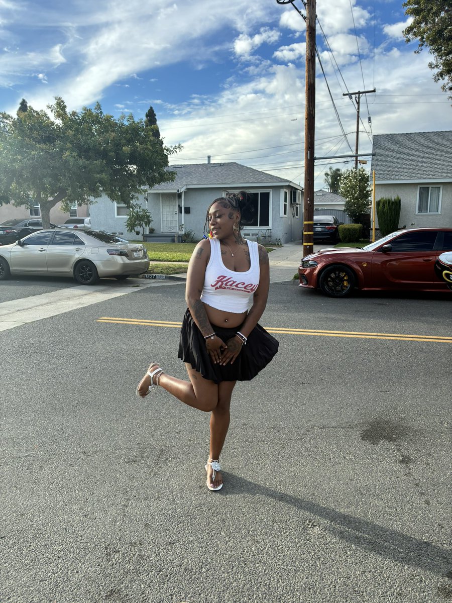 PureHxneyy's tweet photo. Y’all miss me?😘🤍🩵 https://t.co/V7NVQ6oCDq