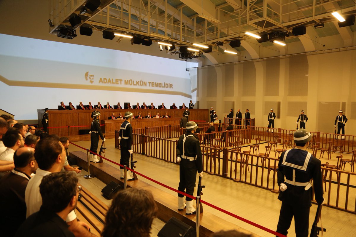 iycgenelmerkez's tweet photo. Türkiye genelinde yurtlarımızda görev yapan yurt idarecilerimiz Demokrasi ve Özgürlükler Adası’nda; 27 Mayıs Müzesi ve Menderes Müzesini ziyaret ettiler. https://t.co/gNnBPt61xF