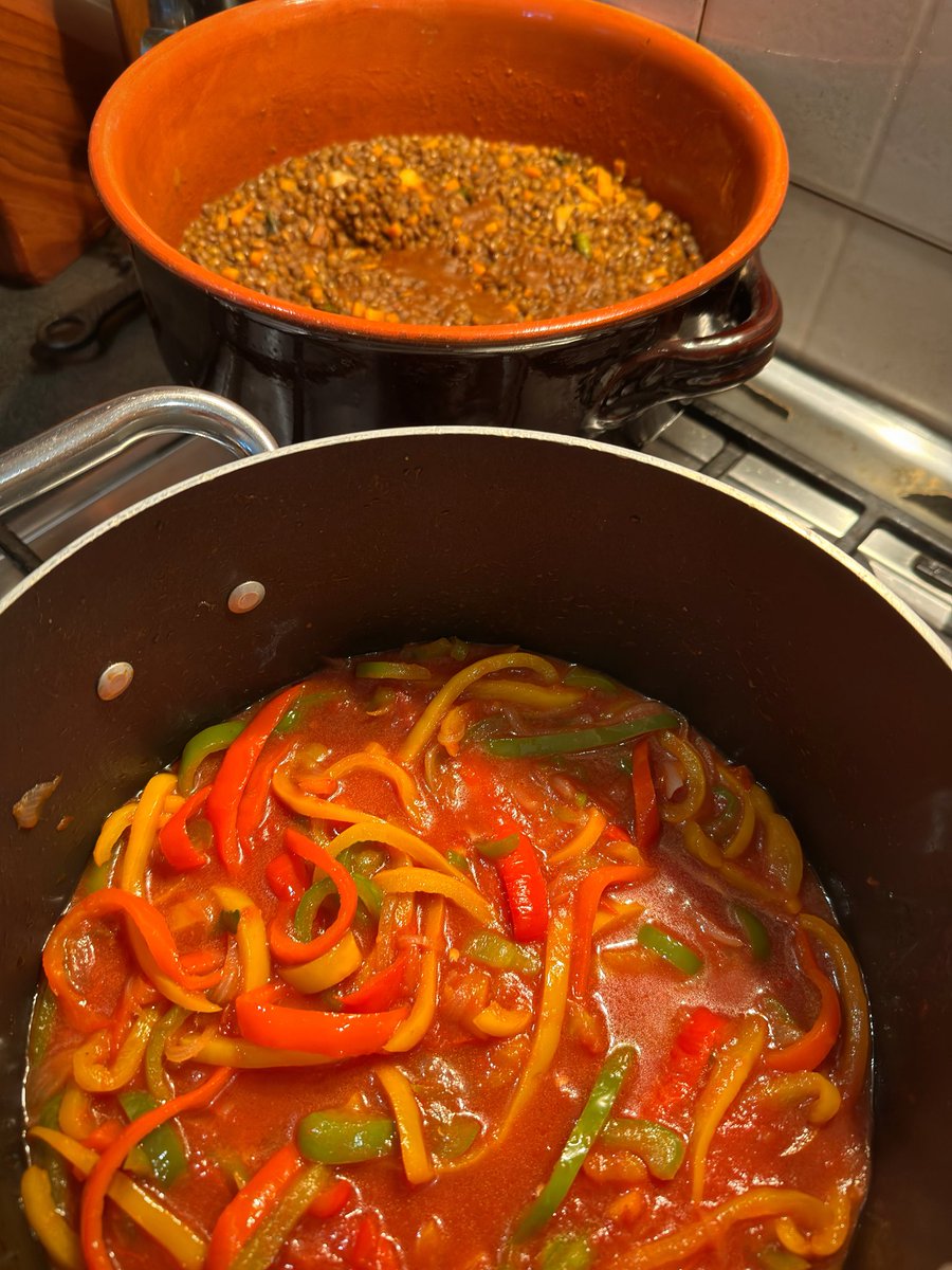 marcomangani's tweet photo. #peperoni e #lenticchie … nonostante il #bollore ! #estate2026 #verdure 🇮🇹 https://t.co/6fMvdFamit