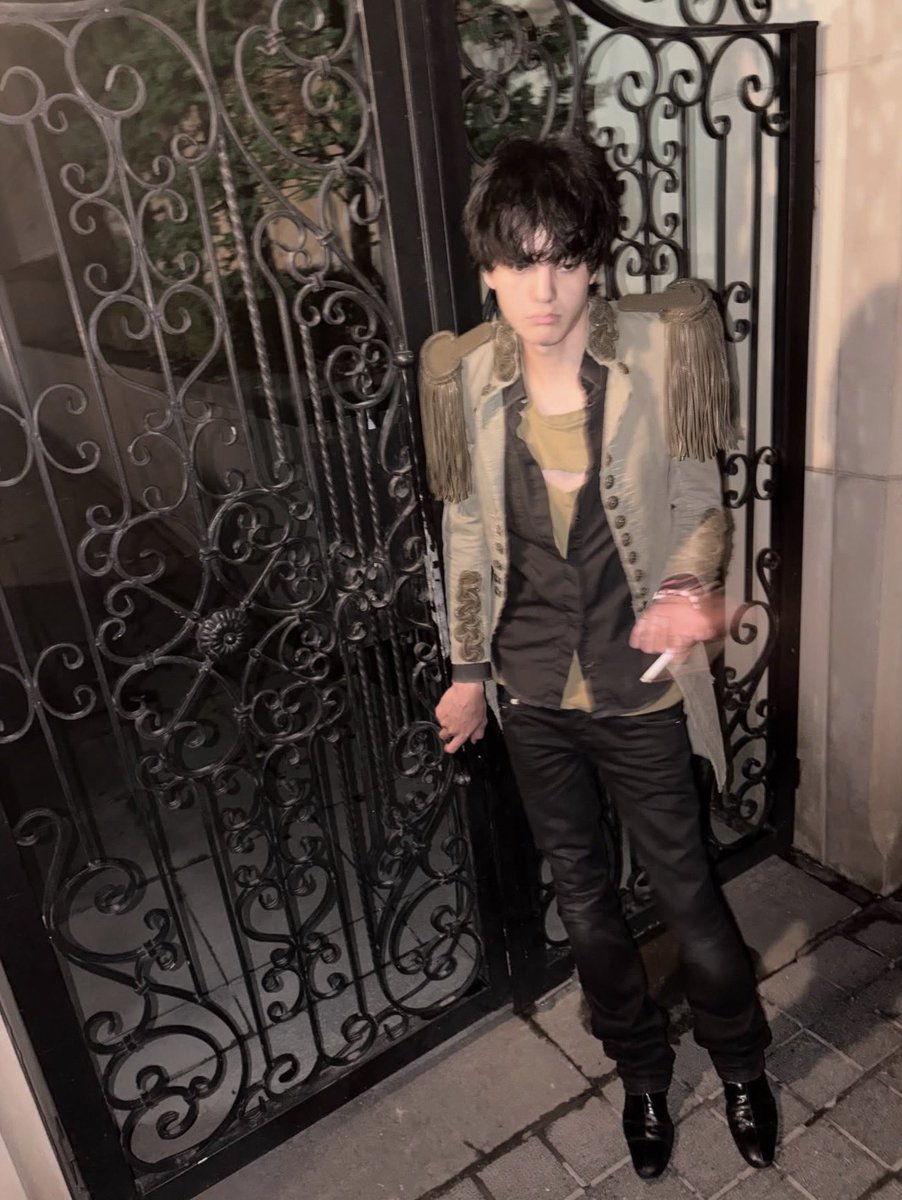 DodoFits's tweet photo. Balmain SS10 Chain Epaulet Military Coat https://t.co/saDilfc3pe