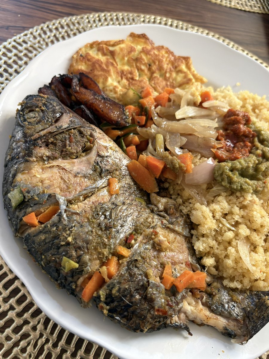 Teemah433's tweet photo. I had a really long day and the best part is getting to eat Acheke that I’ve been craving since yesternight from @Ushamat2. You people shouldn’t say I didn’t put you on oo https://t.co/UZVCbBgXB2