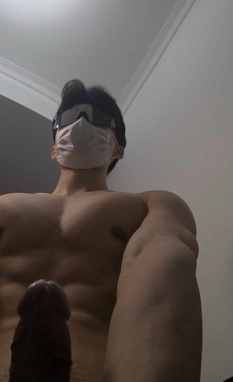 uhjkl875994g's tweet photo. 洗完澡，浑身轻松自己射了一发.子弹也好多啊，想要的小骚货过来爸爸成全你#年上
#年上的哥哥喜欢我的关注私信 https://t.co/y7jaOjfKPD
