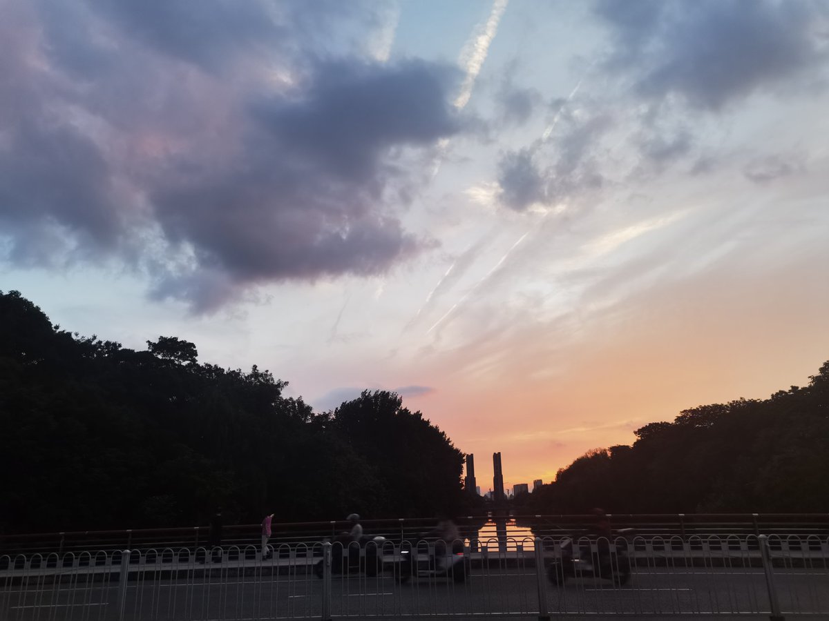 NJ_lil_Yan's tweet photo. 其实我早就想和你见面了。只是这些年过的不太体面 https://t.co/NqOnIj1mJA