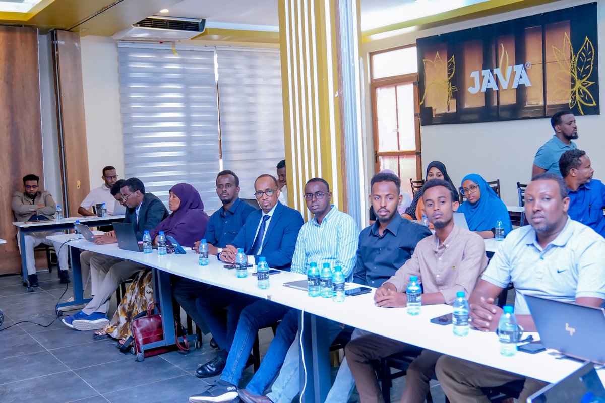 MoF_Somalia tweet picture