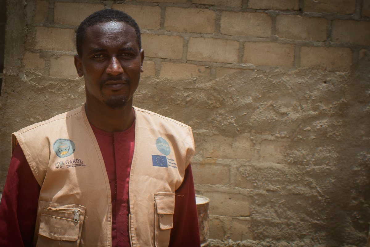 unicefmali's tweet photo. “In my work, it all starts with listening. Every child who comes to see me must be able to feel respected, at ease and safe. Our conversations remain confidential, as it is essential that they are able to speak freely about what they are going through.

Together with the child and their family, we take the time to understand their needs and work out the most appropriate support: medical care, psychosocial support, a return to school or other protection services.

I then continue to monitor their progress so that I can adjust the support as needed. What matters most to me is seeing the child regain their confidence, feel protected and gradually get their life back on track. No child should have to face violence or a difficult situation alone.” Ibrahim Sidi Almatar, case manager for the NGO GARDL in Gao.

Thanks to the support of @eu_echo UNICEF and its partner GARDL are strengthening protection for children affected by the humanitarian crisis in Mali, by providing them with psychosocial support, appropriate care, family reunification where necessary, and activities that help to improve protection and reintegration into communities.