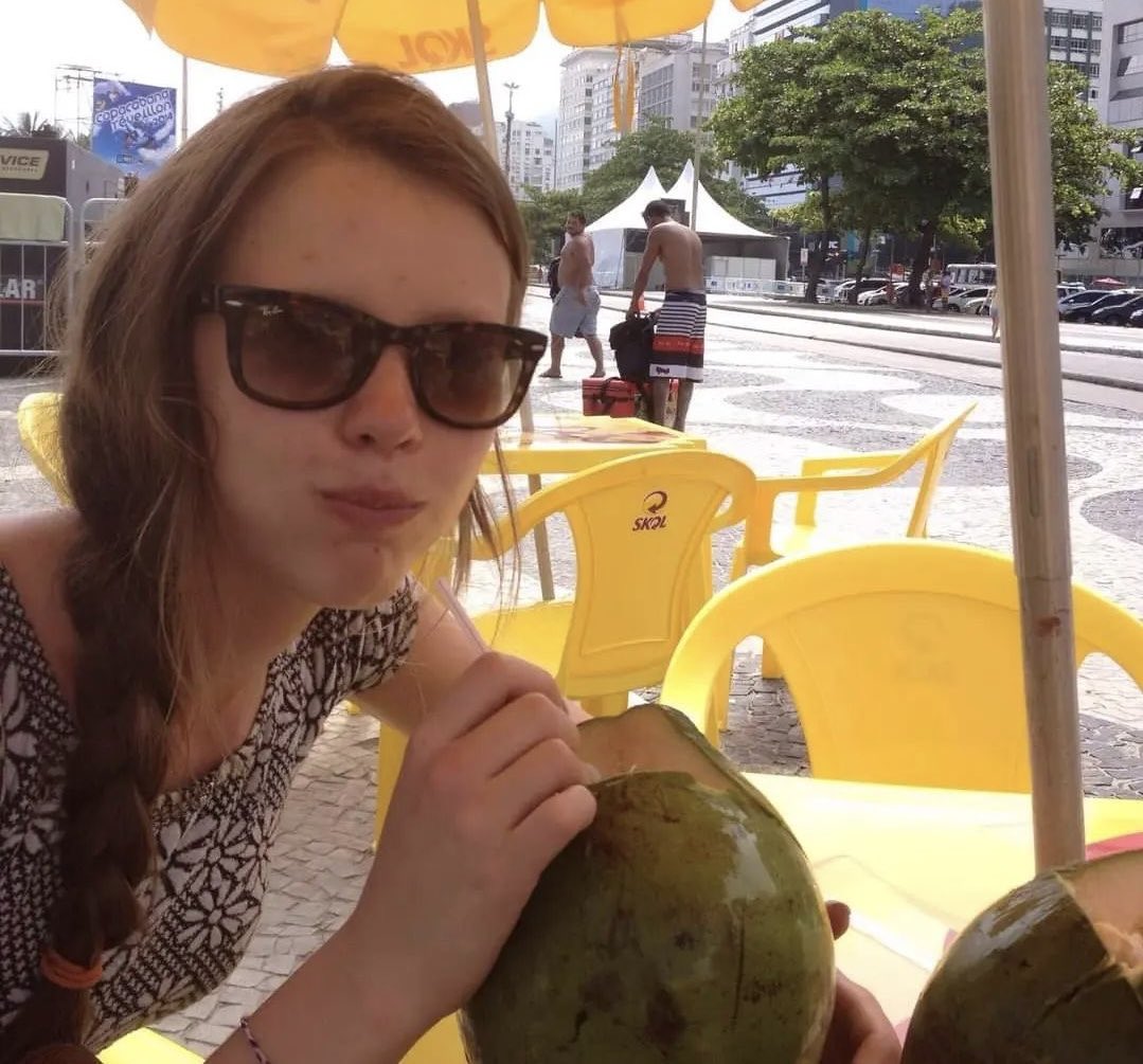 gothsfilms's tweet photo. predebut mia goth https://t.co/ZKPvGiTB6D