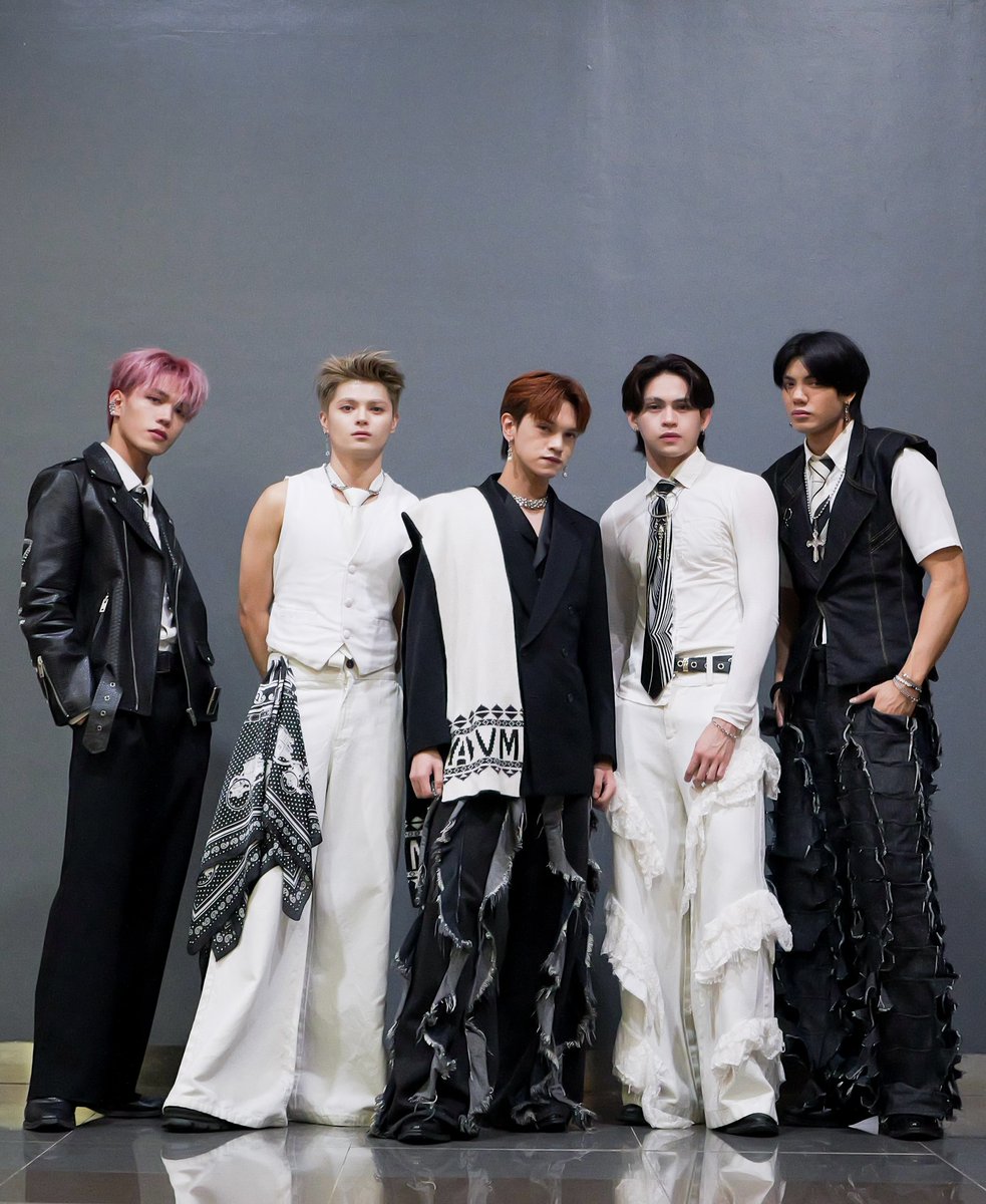nugupromo's tweet photo. New:ID have rebranded to DAY ONE following their departure from MLD Entertainment.

Eleven (Josh), Thaddeus (Thad), Mark (Macky) and Jace (Jom) have adopted new stage names, while the group has also revealed a new member, Nyle.

@DAYONEOfficial_ https://t.co/1KqHBTl9FT