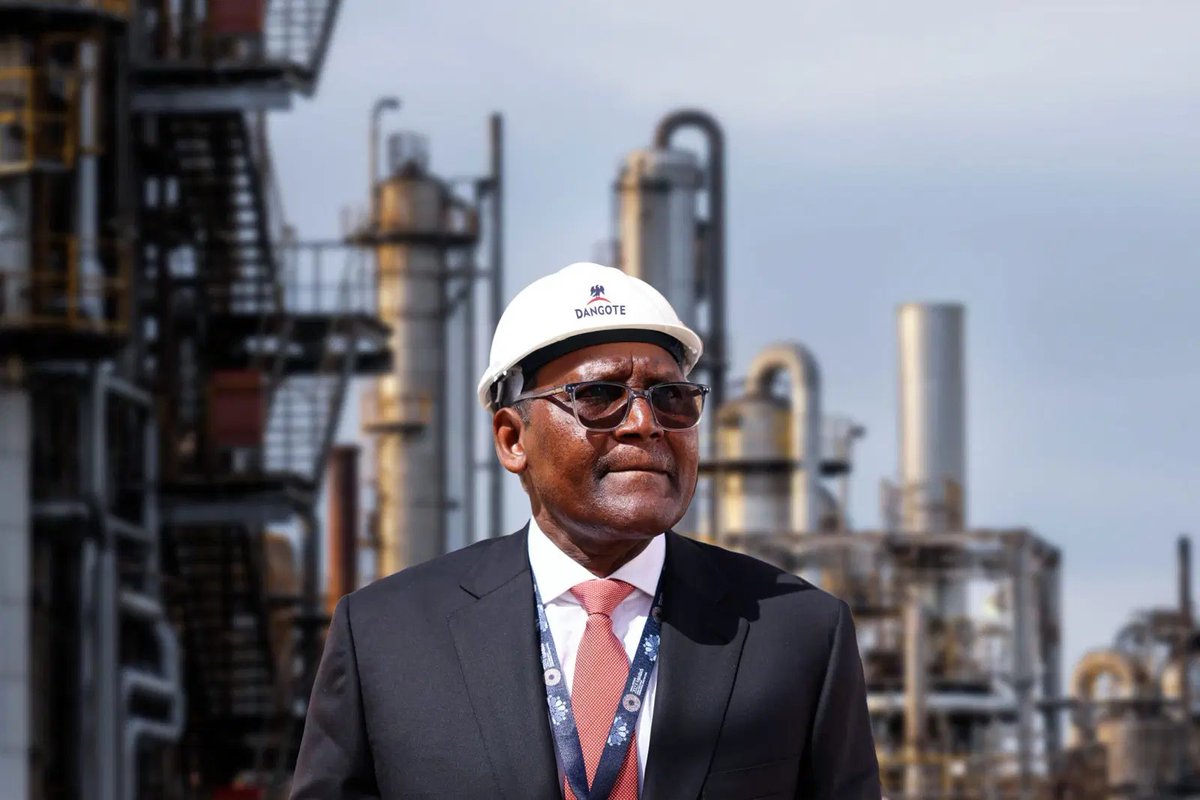 vanguardngrnews's tweet photo. Dangote Refinery drops PMS to ₦1,165/Litre, Diesel to ₦1,570/Litre

https://t.co/dHZMMYvxZM https://t.co/uJh9Wzaipm
