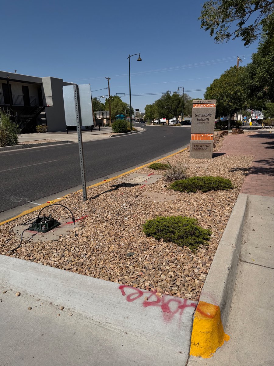 ABQStreetFight's tweet photo. @MayorKeller+Director Turner “welcome” @UNM Prez Goldstein because nothing says welcome like using tombstone font to tag the campus neighborhood. Residents:“Protect us”@abqdmd:“drop dead”@Raul_Torrez? Tough on Meta. Silent on Keller’s trumpian streets dept.@NewMexicoDOJ @GovMLG https://t.co/fQJ3k2JCGW