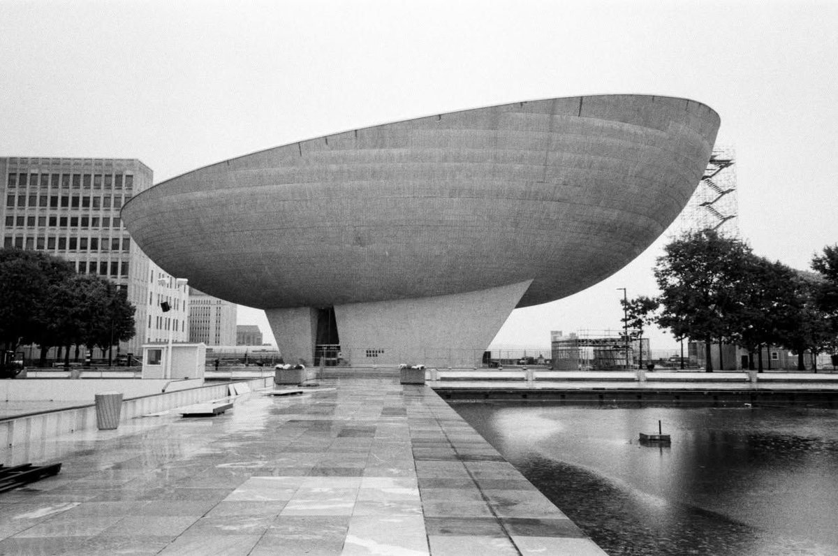 archinerds's tweet photo. The Egg, Harrison and Abramovitz, Albany, New York, USA, 1978.
Follow archinerds for your daily dose of architecture
#archinerds #architecture #concretearchitecture #harrisonandabramovitz #spatialdesign https://t.co/q5oZCWHK9h
