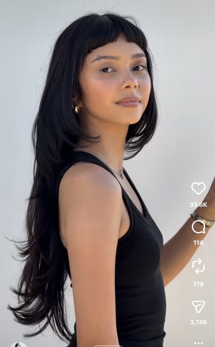 iarabonini's tweet photo. how pinterest sees me:

★ phone case:
★ nail art:
★ acessory:
★ hair model: https://t.co/RVJlP9CtYT
