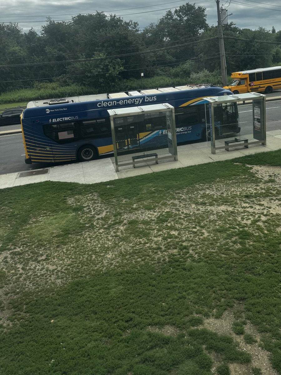 exstaacey's tweet photo. @MTA b84 had been parked up here for 3 hours and counting  whilst customers are waiting at newlots ave https://t.co/xwZgSa7Oql