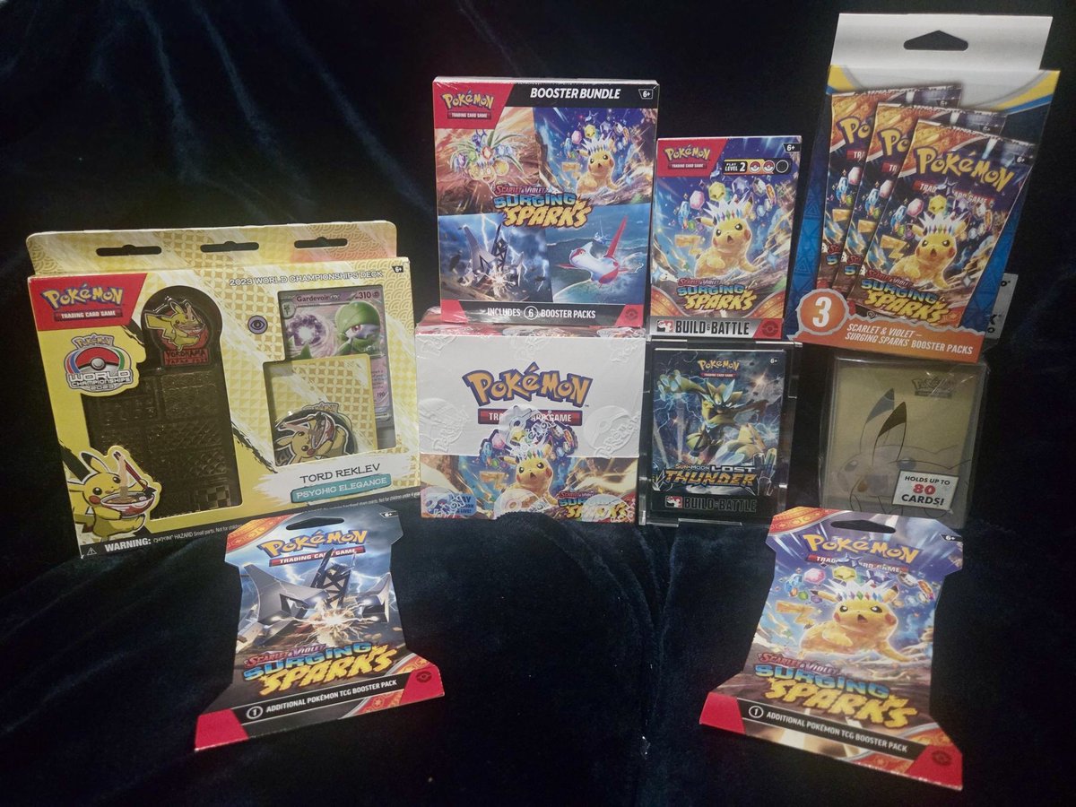 parkyspokestop's tweet photo. 🧇 Sparky Parky Consign 🧇 

🥇1x Surging Booster Box, 1x Lost Thunder Build and Battle, 1x Surging Bundle, 1x Surging Build and Battle, 1x Surging 3 Pack Hanger, 1x Worlds Deck, 2x Surging Sleeved ⚡️ 

🥈1x Surging Bundle and 9 Pocket binder

(A few things were thrown in and not added to total value 👀)

$10 a spot, 75 spots total! 15 max!

Wheel of 💀 live on Twitch 💜

RT for a chance at a free spot ❤️

🚢 and insurance included in the US