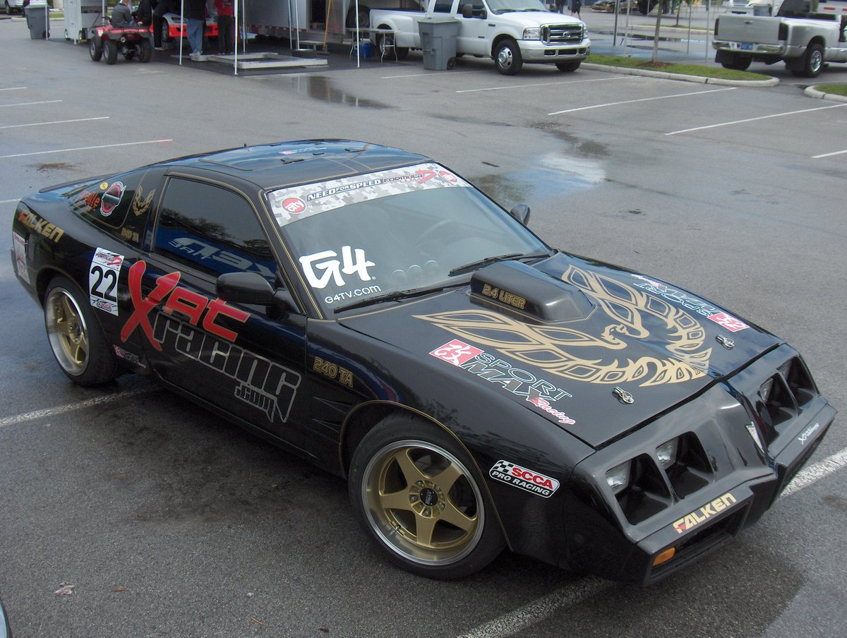shellby636's tweet photo. I CONTACTED THE TEAM AND THEY REPLIED BACK !!

Is a 240SX W/ a turbocharged KA24 . They entered into formula drift and the car was OUTLAWED , as FD made it a rule where the front had to match the car .

The car would be sold off and back into a Nissan Front, still drifting today. https://t.co/KSxwf4g1rX