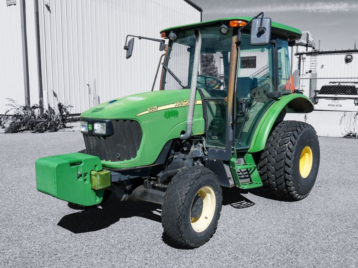 RollerAuction's tweet photo. AUCTION - Wednesday (08/12) @ 9am (MST): City of Longmont Vehicles &amp; Equipment | Bidding Now Available!
Auction Includes: Ford Utility Trucks, Sterling Flatbed Truck, John Deere Tractor with Attachments, Forklifts, Wire Puller and Reel Trailers
https://t.co/JtbzSLI5l4 https://t.co/IykzI6cfrs