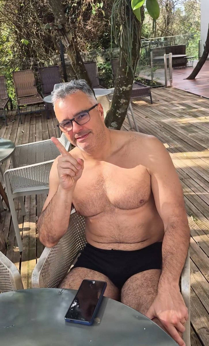 AmoAlMaxo's tweet photo. Hermoso macho brasilero, por Dios que ricos hombres hay en Brasil https://t.co/di3HoHCtZv