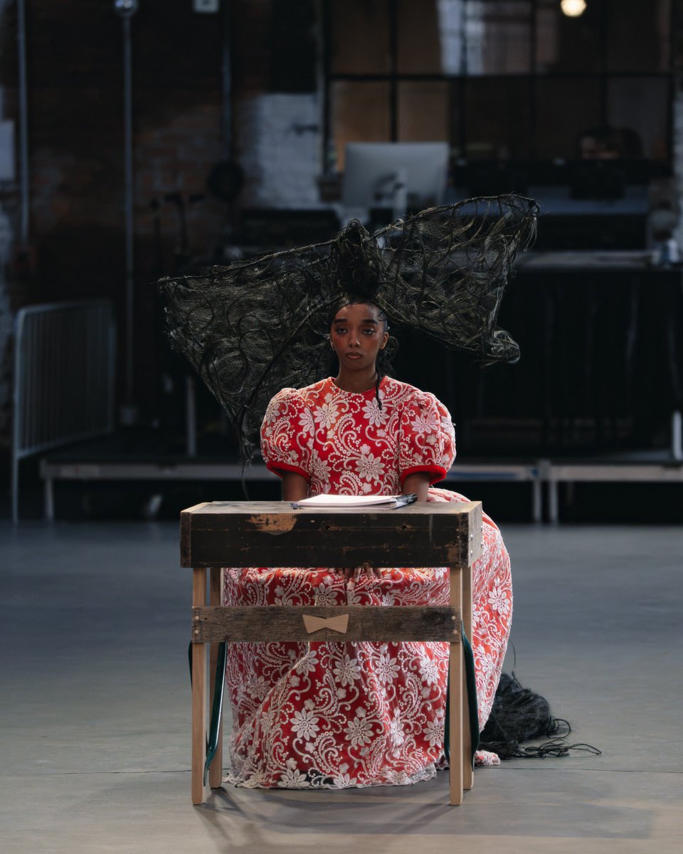 wearehorde_'s tweet photo. For Untied, Haitian artist Kayra Theodore drew from personal memory to create a runway where hair became both medium and message, with support from Instagram's Drafts Fund.

📸 Tati Alston, Alizayuh Vigil https://t.co/c7mhqyMNDO