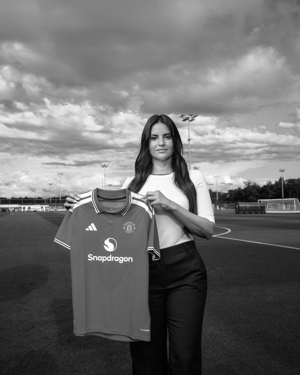 unitedBnW's tweet photo. ⚽🖤

#mufc https://t.co/V6GFu79tD2