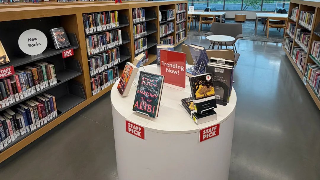RobsonTur's tweet photo. In the United States, libraries are not just places to borrow books; they are public learning spaces that everyone can use for free. Make sure to take full advantage of them! https://t.co/qNdeYoaWo0