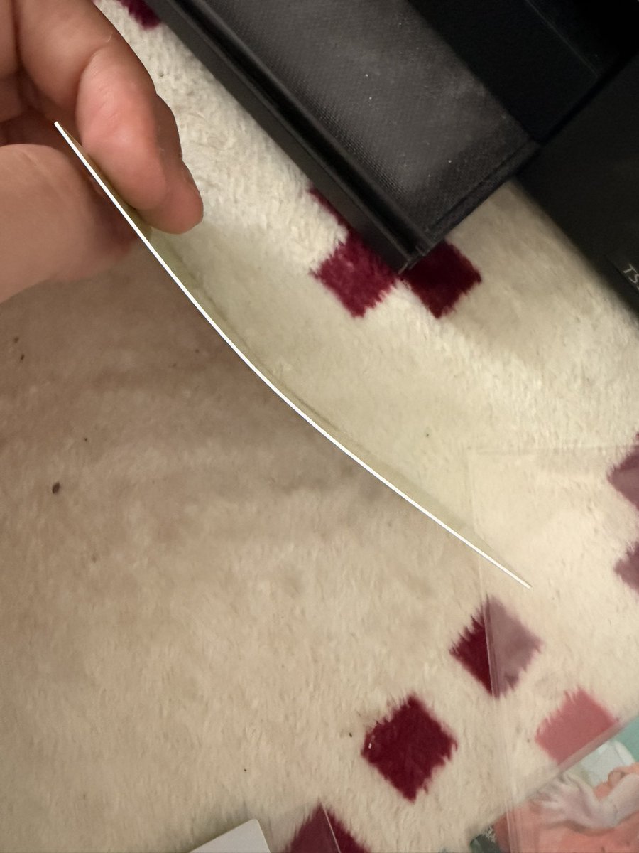ysmo_momo123's tweet photo. 折れてるのわかるかな3枚目。保証が降りたといえど出品者の発言態度に誠実さは感じず、お見舞い制度の連絡が入ってるんだから連絡しないことについては恥ずかしくないの？🤣
ミセスのフォトカ高額転売してました。
この方とのお取引はご注意ください⚠️
 #ミセスファンと繋がりたい https://t.co/7cODoZo1e2