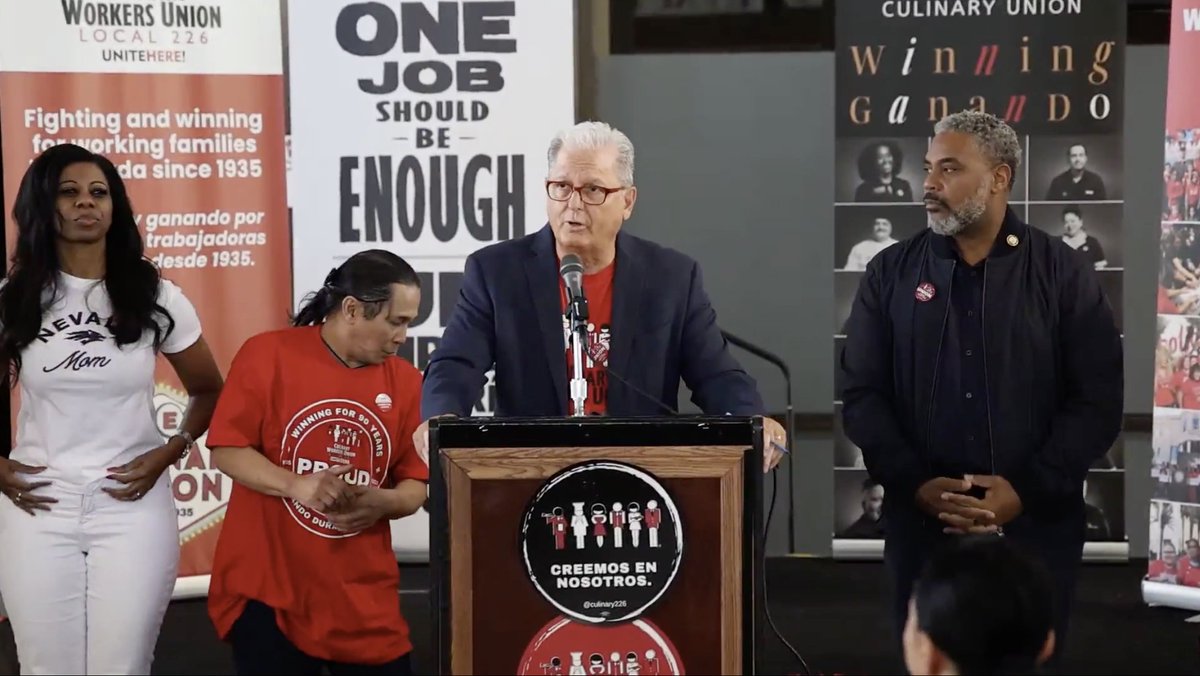 Culinary226's tweet photo. .@TedP226:  Trump is in town, but we’re not rolling out the welcome mat. He’s campaigning at @StationCasinos, a company with a long record of union-busting and labor law violations, while workers are on the front lines just trying to get a fair deal. #TrumpSlump https://t.co/vdxoBLIKQ7