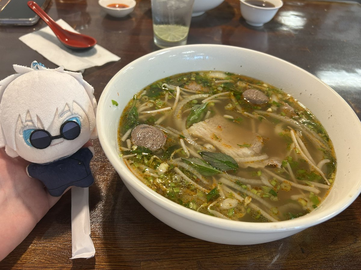 jobug67's tweet photo. Pho with Gojo. Phojo https://t.co/sPZfAIyCCO